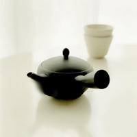 急須・鉄鉢黒練　(南景製陶園)