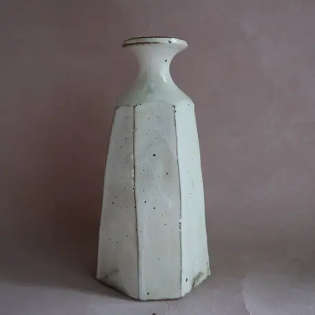 人気が高い 【花岡隆さん】黒陶面取り花入れ⭐︎希少⭐︎一点もの新品