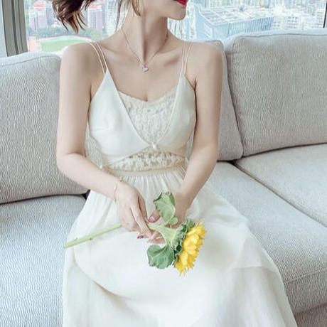 胸元レースワンピース Airy Selectshop