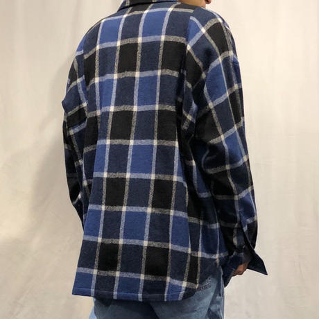 5bcd876150bbc31af500030c