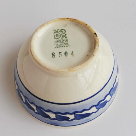 5c24a42dc49cf372c990ef0a