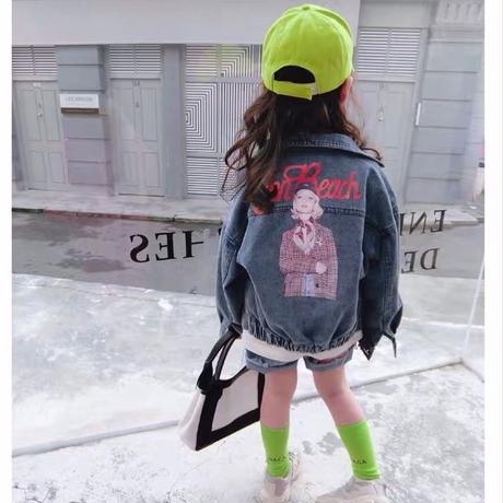 5c808e56808dfa63756d7bfb