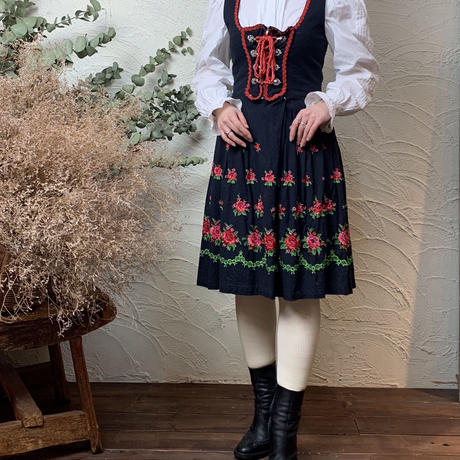 チロルワンピース Stores