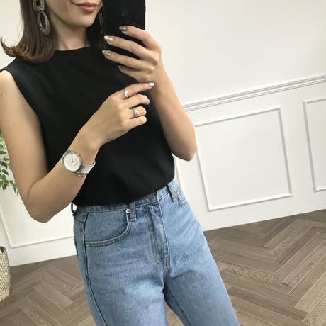 5ca75c730686f3555cc6e2f3
