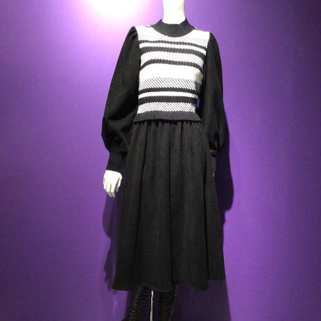 モノトーンワンピース Stores