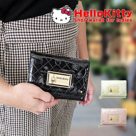 Hello Kitty ハローキティ キティちゃん かぶせ付き二つ折り短財布 Hello Kitty ハローキティ キティちゃん かぶせ付き二つ折り短財布
