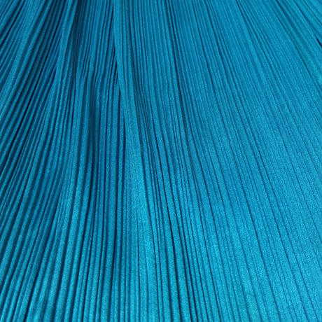 5ae13e27ef843f49db00086f