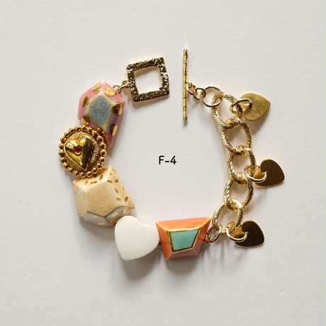 5f22fb6e223ead0160e3714b