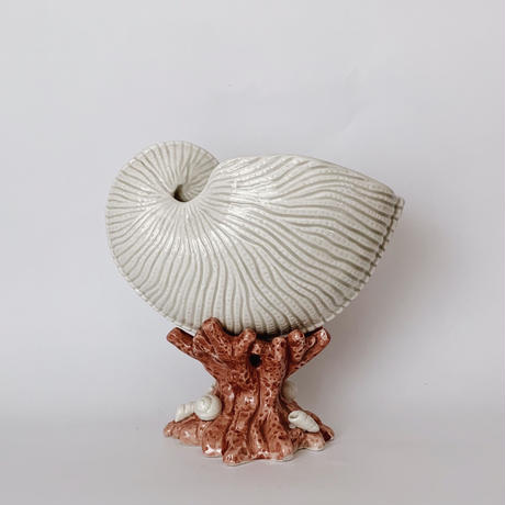 VTG Shell flower vase