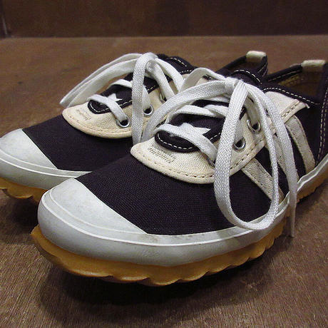 キッズスニーカー Stores