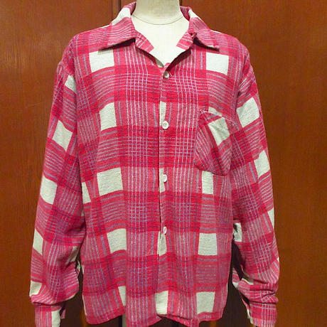 開襟シャツ Stores