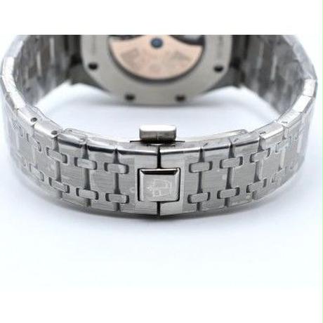 5ce56031c843ce5de93e2109