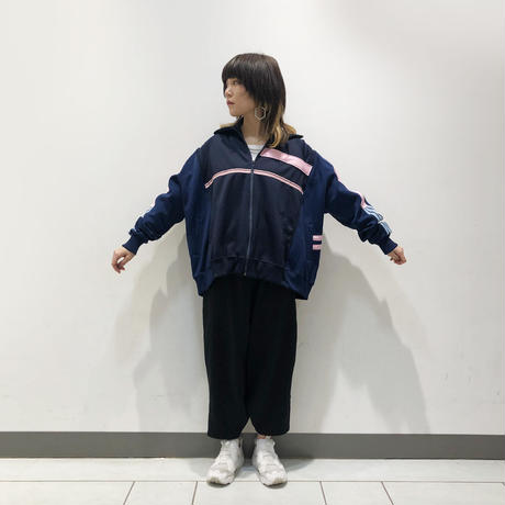 5c4eb9cfe73a2555acb2abc6