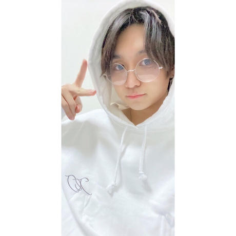 EW×りゅせ/T-shirt