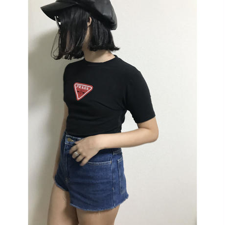 597b4fa8428f2d4f1900e250