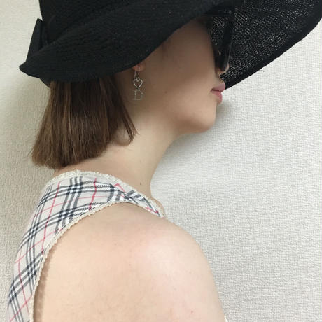 5b0a5ff6122a7d33f6005d42