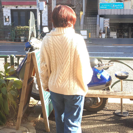 5c8111a1a341d078ef35ad3b