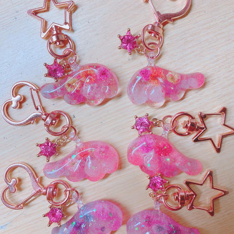 恋愛運アップキーホルダー Stores