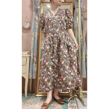 チロルワンピース Stores