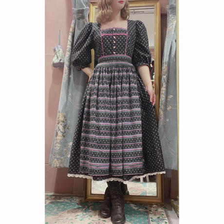 チロルワンピース Stores