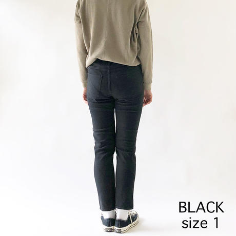 5c6ba526aee1bb3c1db141fd