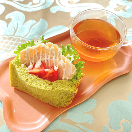 特別栽培米粉のシフォンケーキ（有機ほうれん草）
