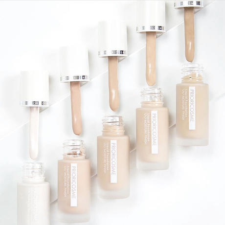 肌に優しいファンデーション Stores