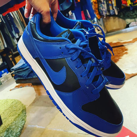 ナイキスニーカー Stores