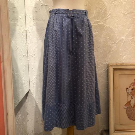 5c590ce4787d840e36e3cb93