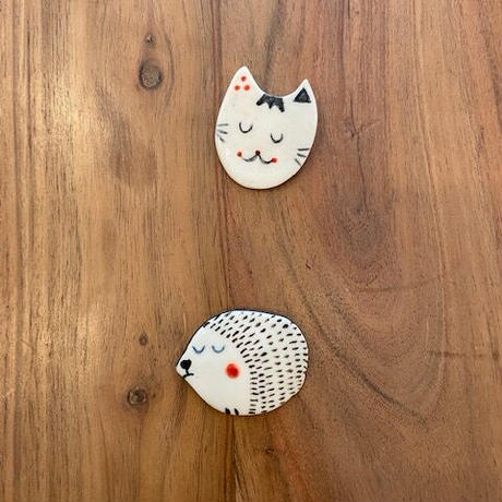 かわいいブローチ Stores