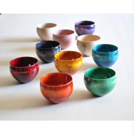 木製栃材を使用したカラフルなぐい呑みです Ochoko　Colorful　イエロー　SX-0653