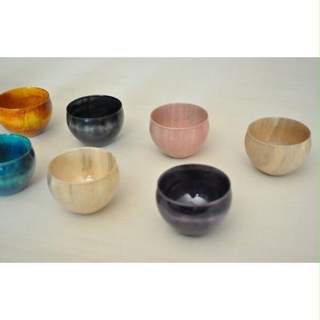 木製栃材を使用したカラフルなぐい呑みです Ochoko　Colorful　イエロー　SX-0653
