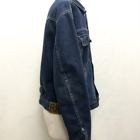 5b94a8ec50bbc30b7600013a