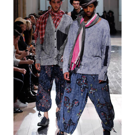 変形デザイン Stores