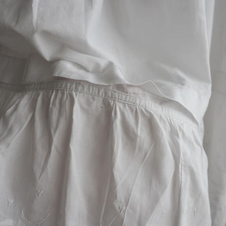 5ccd5828d211bf77deb78ab0