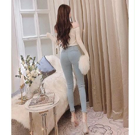 5e311afe94cf7b725f7b16f0