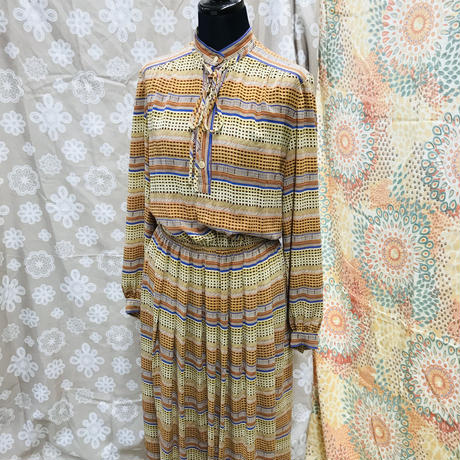 レトロワンピース Stores レトロワンピース Stores