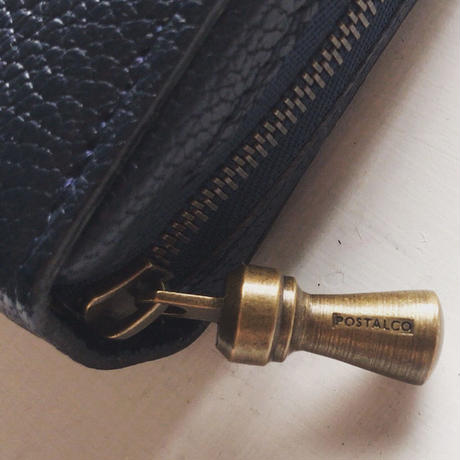 POSTALCO Kettle Zipper Wallet Small | Navy ポスタ