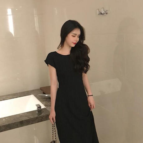 ワンピース クロスのバックコンシャスで落ち着いた大人イメージのタイトワンピ Hdfks961