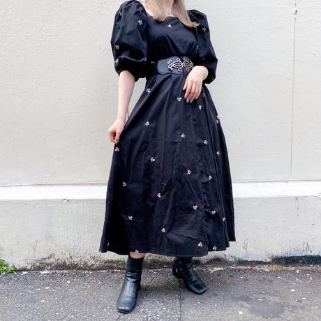 スクエアネックワンピース Stores