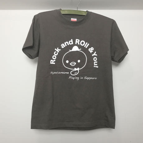 Rock and Roll & You!／ひよこまめTシャツ（まめチャコール）