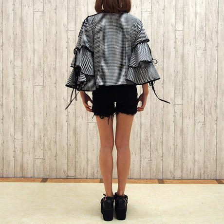 5c6a7618c2fc2827ff549e22