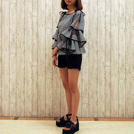5c6a7618c2fc2827ff549e22