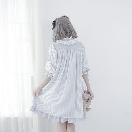 5acb65e55f78665a8b001146