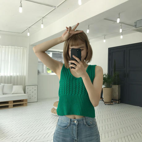 5af45280122a7d18580005f2