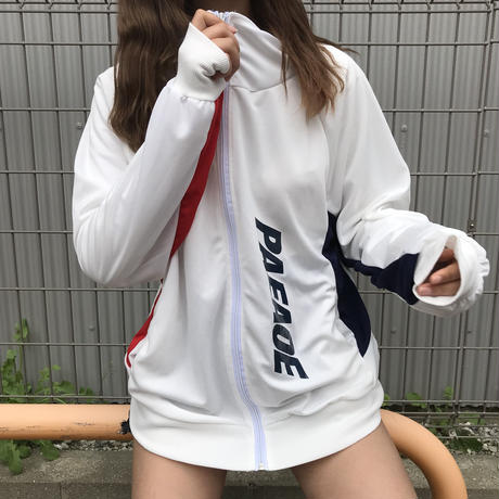 5babb75b5496ff7d73001032