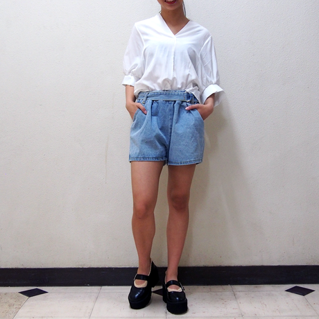 5b3079cf50bbc37a77000480