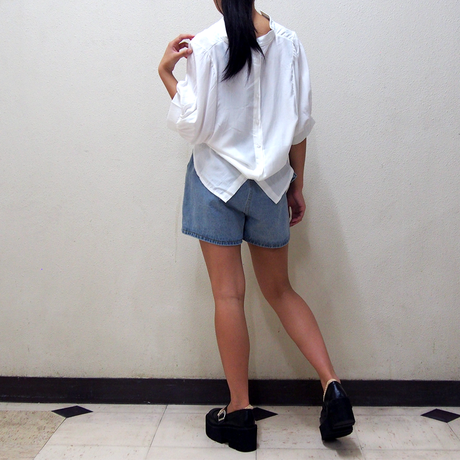 5b3079cf50bbc37a77000480