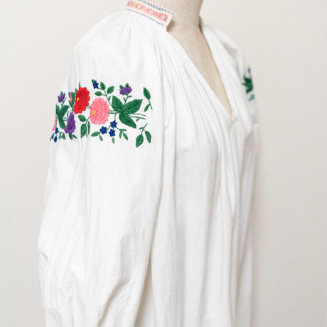 刺繍ワンピース | STORES