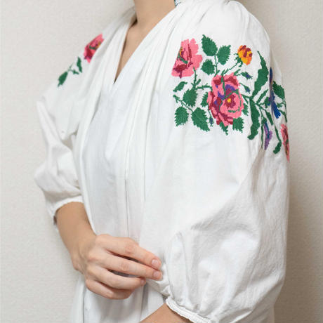 刺繍ワンピース | STORES